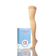 Bas De Contention Femme 20 30 mmHg - Longueur Qui Atteint La Cuisse - Couleur Beige - Vue Sur Une Seule Jambe De Mannequin - Avec L'emballage De Doctor Brace À Côté