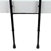 Barre De Lit Pour Aîné Sur Pieds Ajustable Vue Proche Des Pattes Et Des Embouts