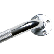 Barre De Soutien Pour Bain En L De 32x16 Pouces Chromée Vue De Proche De La Bride D'installation