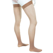 Bas Compressifs Femmes Longueur Aux Cuisses Compression 30 40 Beiges Peau Doctor Brace Vue Proche Côté De La Jambe Droite