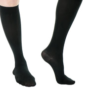 Bas De Compression Pour Femme 30-40 mmHg Courts Aux Mollets Noirs Vue De Côté Des Deux Pieds