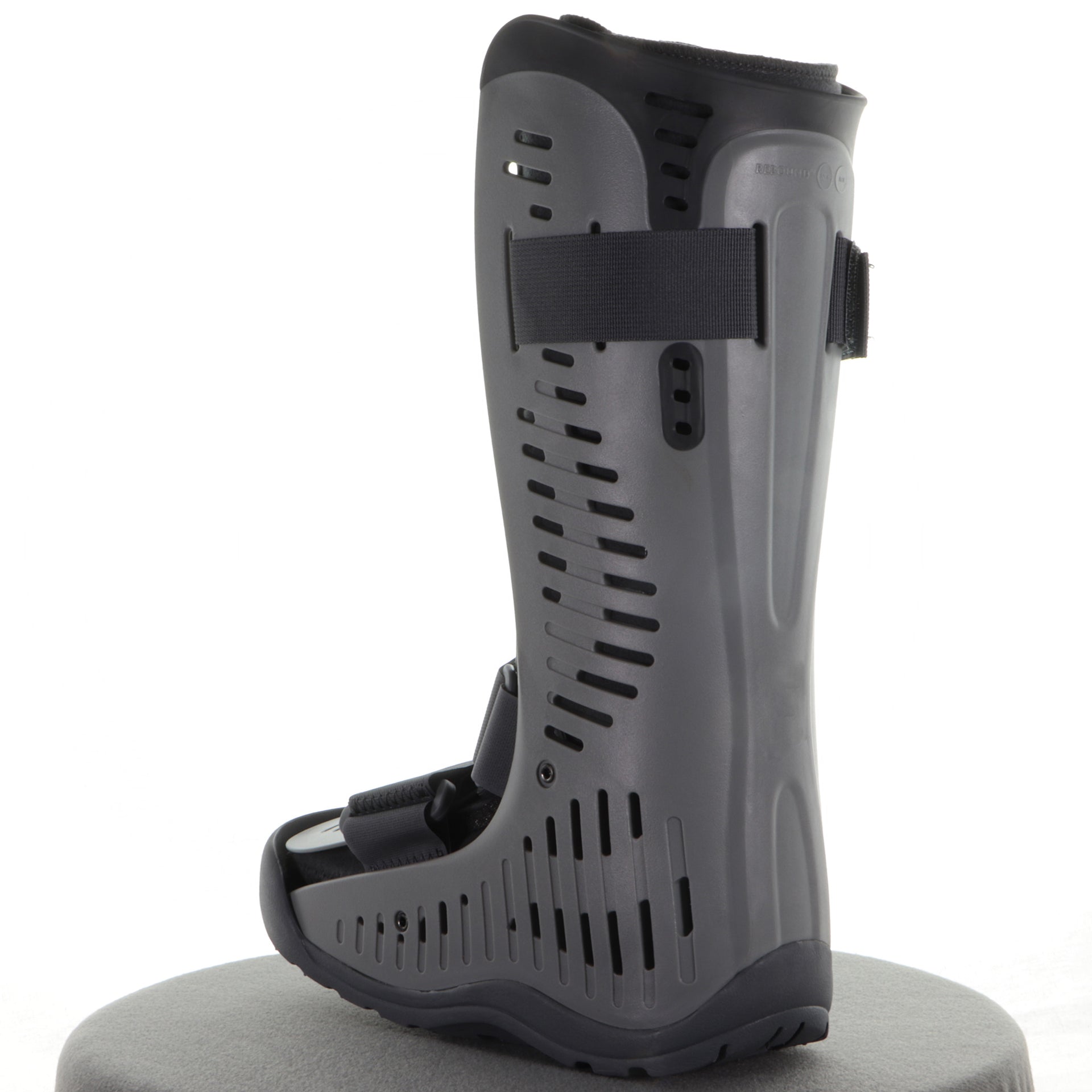 Botte De Décharge Gonflable Haute Grise Respirable Vue De Derrière