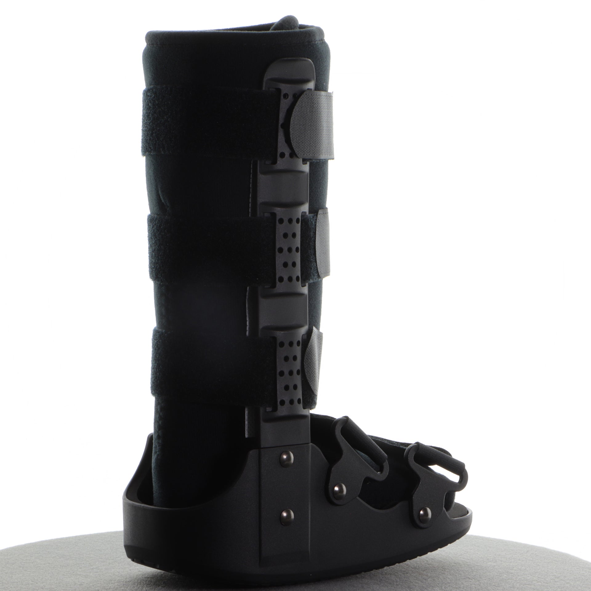 Botte De Décharge Pédiatrique Pour Fracture Du Pied Haute Noire Vue En Biais