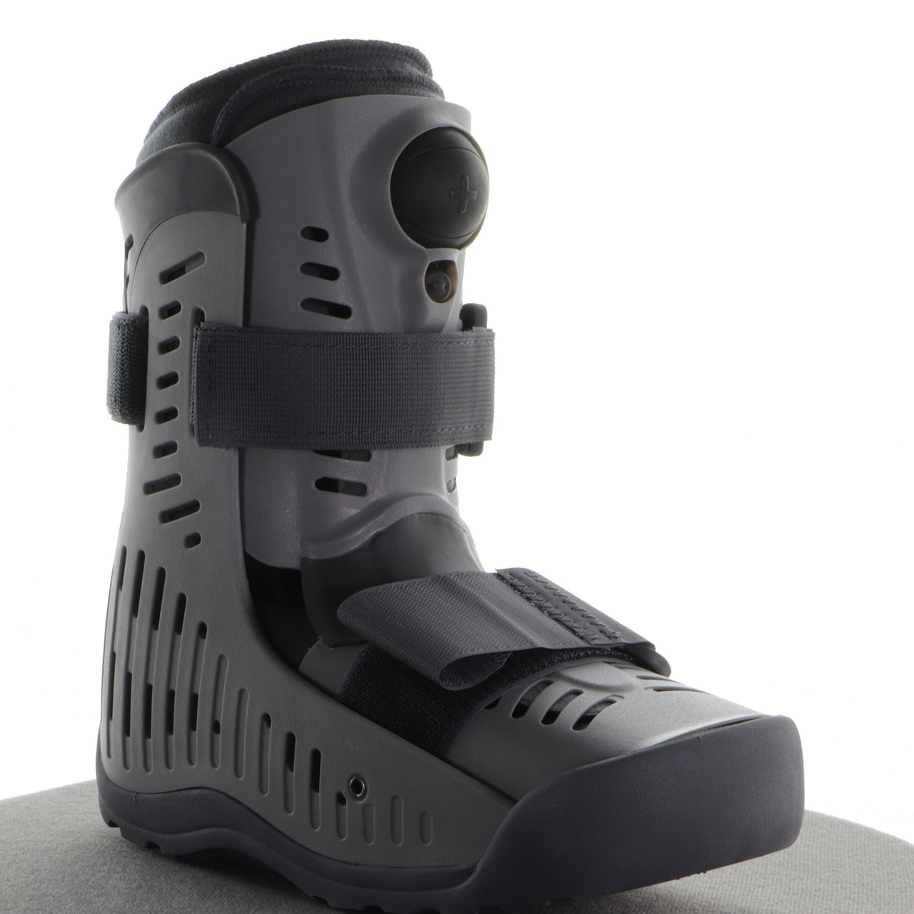 Botte De Marche Pneumatique Courte Respirable Grise Pour Fracture Ou Entorse Vue Du Côté Droit