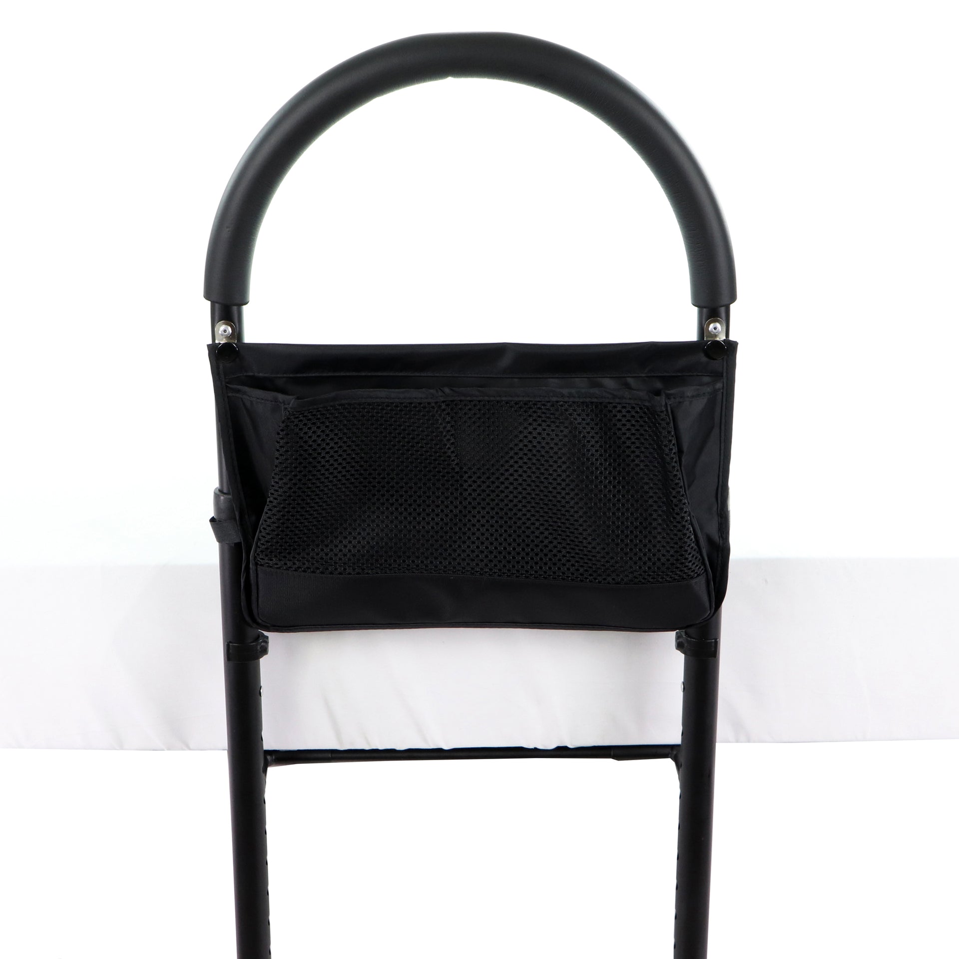 Côté De Lit Pour Personne Âgée Avec Pieds Et Panier De Rangement Noir Vue Rapprochée