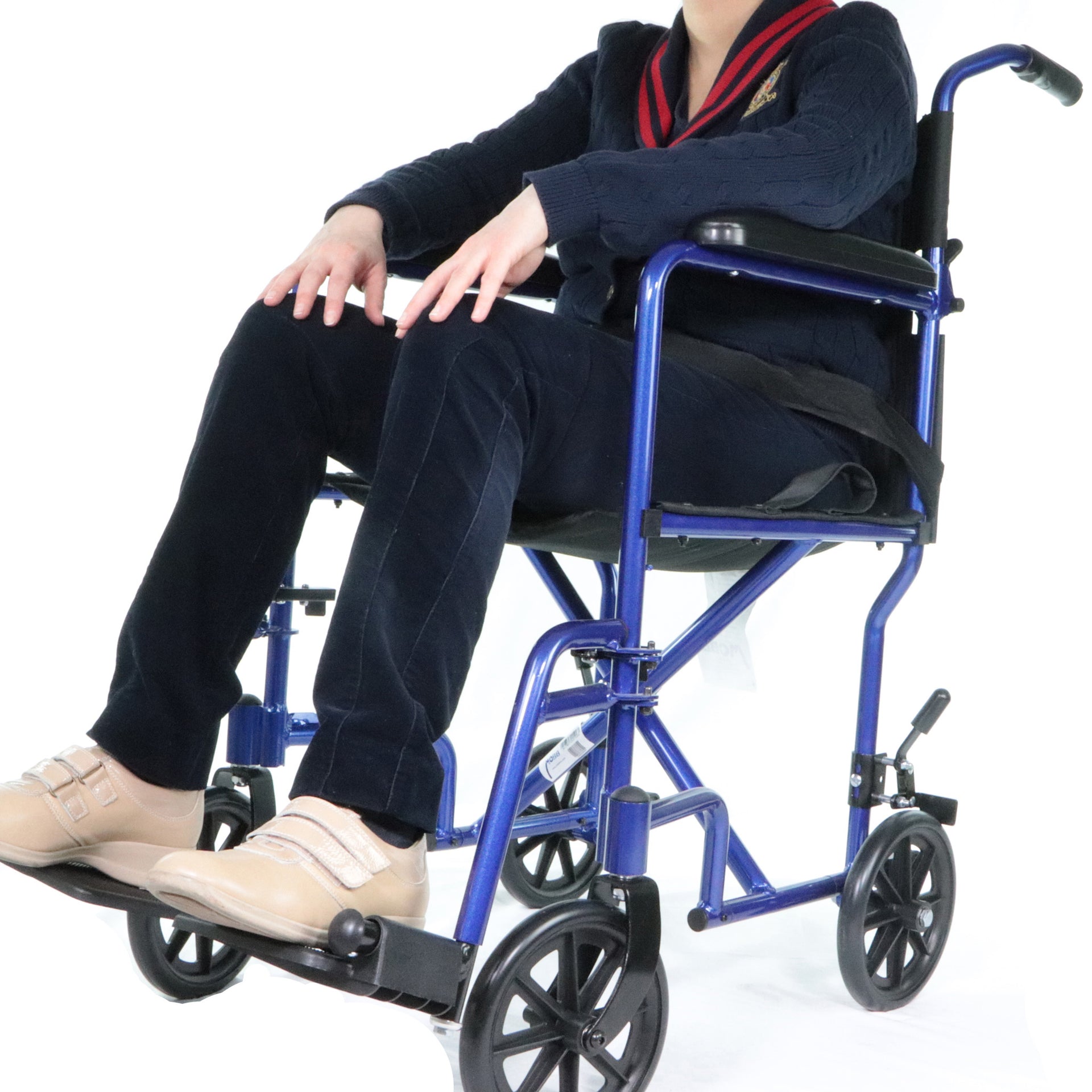 Fauteuil De Transport Économique En Aluminium Bleu Avec Aîné Assis Dedans