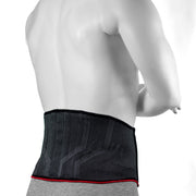 ceinture dorsale avec compresse en gel chaud-froid élastique - 21 cm de large - présentée sur un mannequin homme - couleur grise - vue de de dos